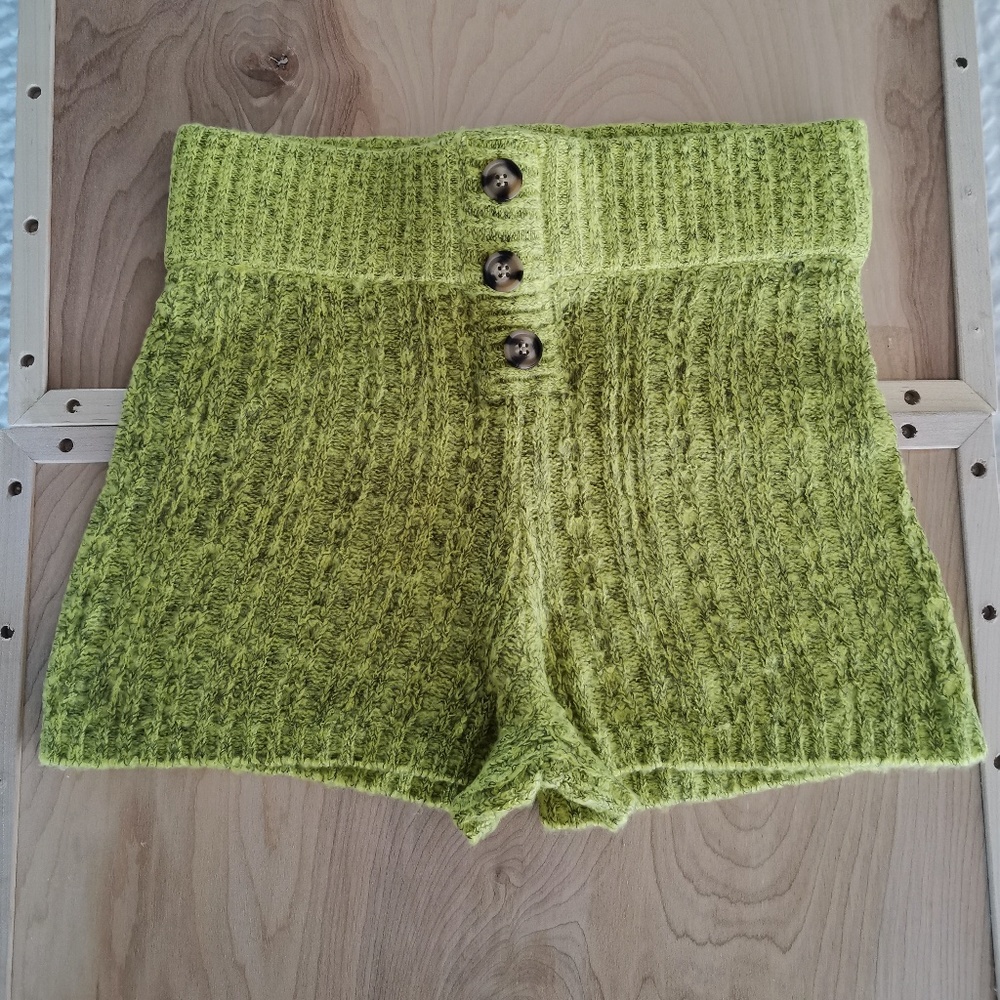 URBAN OUTFITTERS Out From Under Hayden Cable Knit Short - NWT (M) - Picture 2 of 12